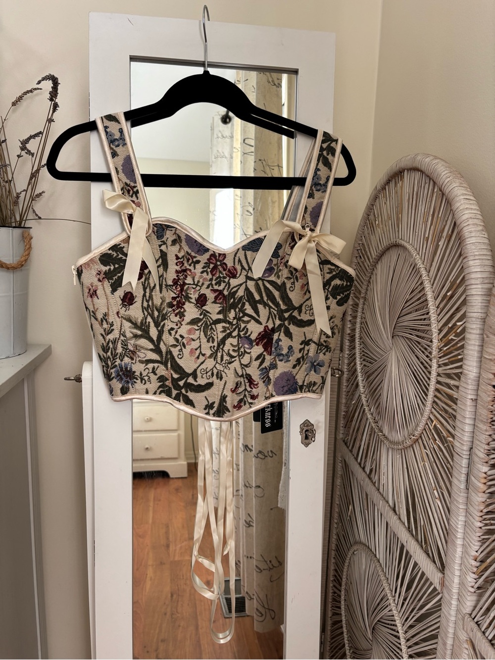 🌸 BNWT Embroidered Cream Floral Corset🧚🏼‍♀️